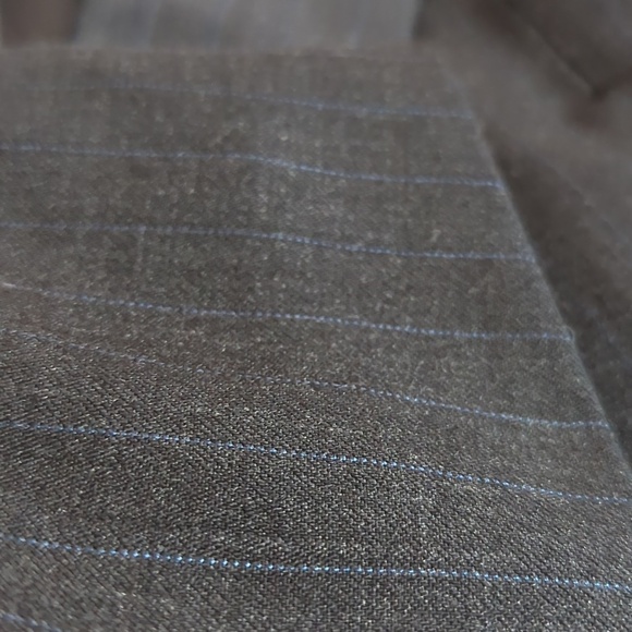 Oscar De La Renta Charcoal Grey w/Blue Pinstripe Virgin Wool Blazer - Picture 6 of 16